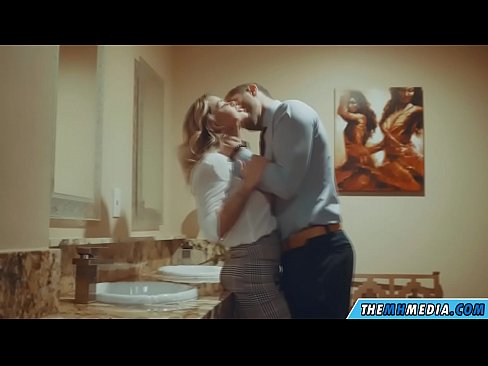 ❤️ Kapag ang isang busty blonde seduces sa isang pampublikong banyo ❤️ Porn video sa tl.pornmega.ru ❌️